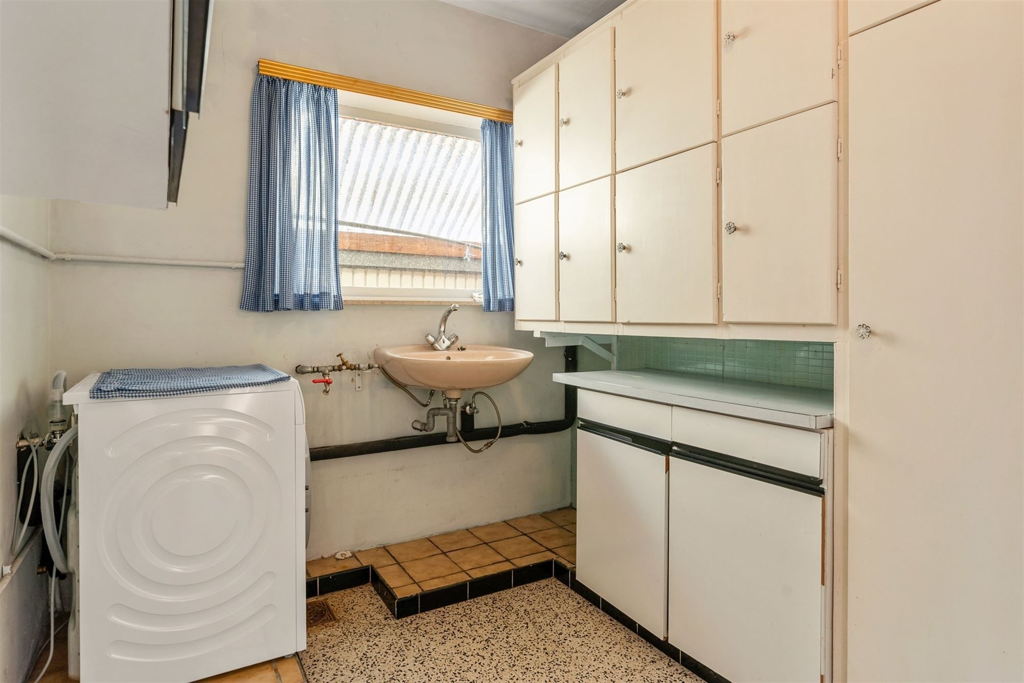 GOED ONDERHOUDEN GELIJKVLOERSE WONING MET 3 SLAAPKAMERS RUSTIG GELEGEN TE STAL foto 25