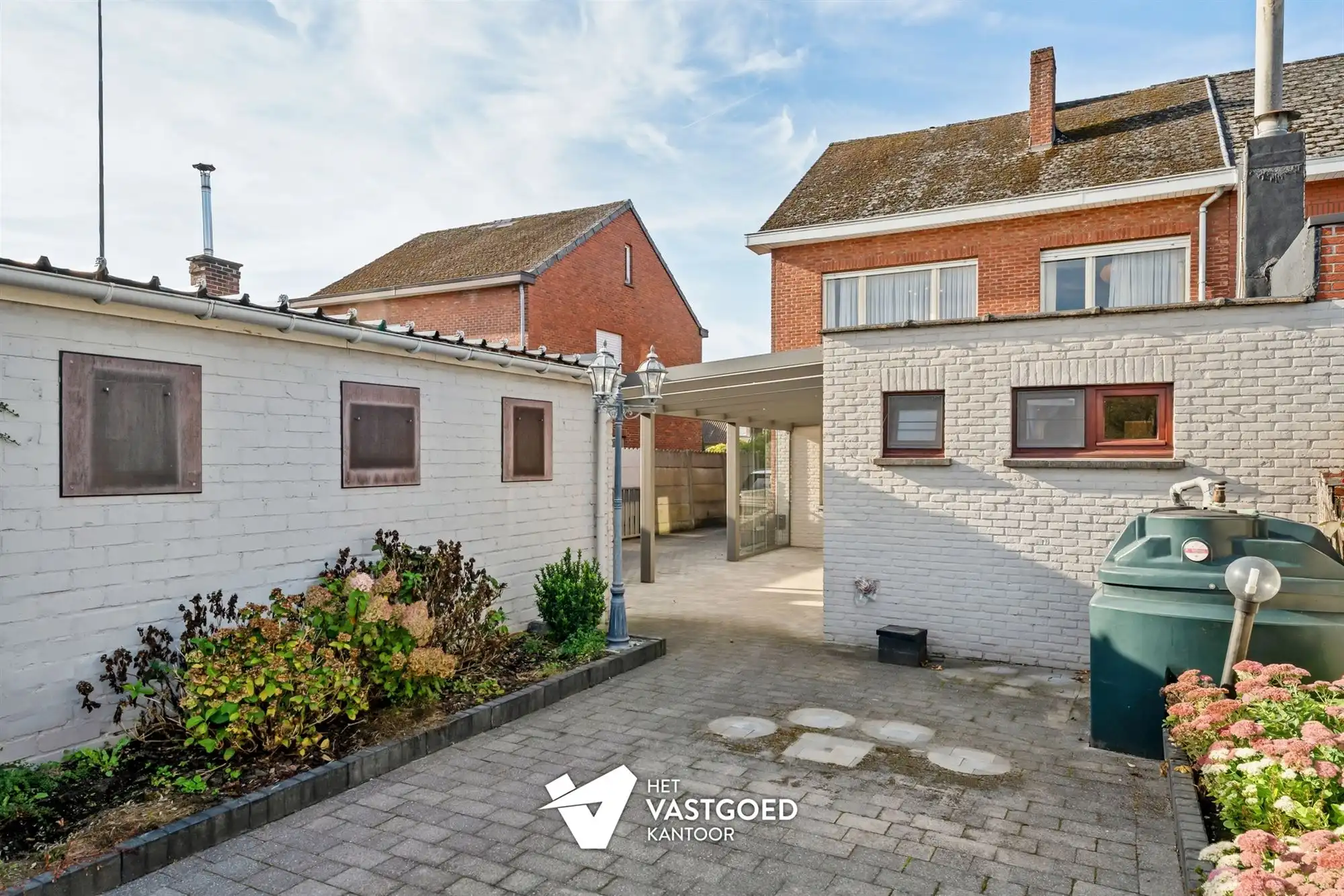 INSTAPKLARE WONING MET LEUKE TUIN EN GARAGE foto 28