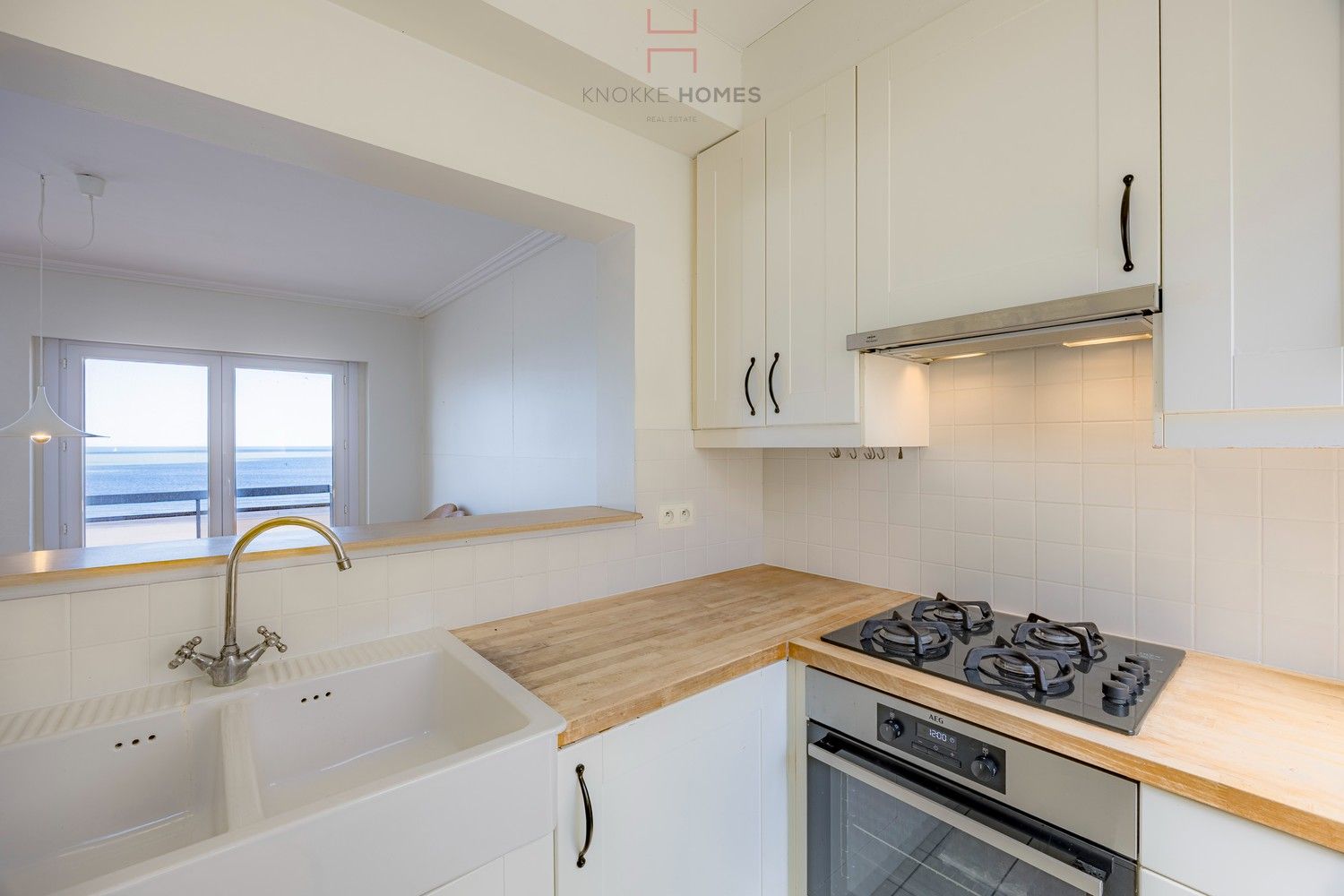 Ruim appartement met 4 kamers en prachtig zeezicht op de zeedijk aan het Albertstrand foto 15
