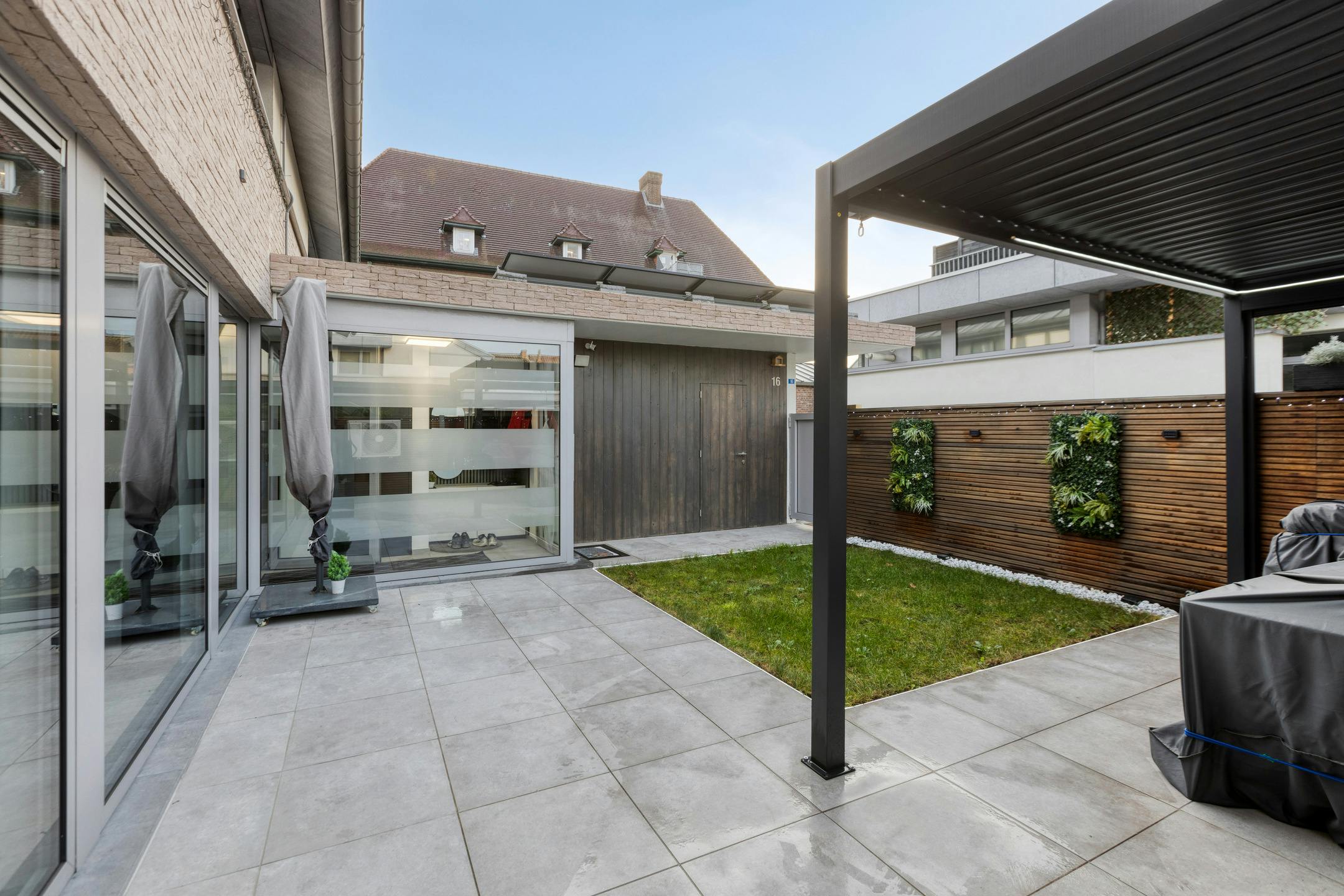 Energiezuinige woning met tuintje te koop in Maasmechelen foto 13