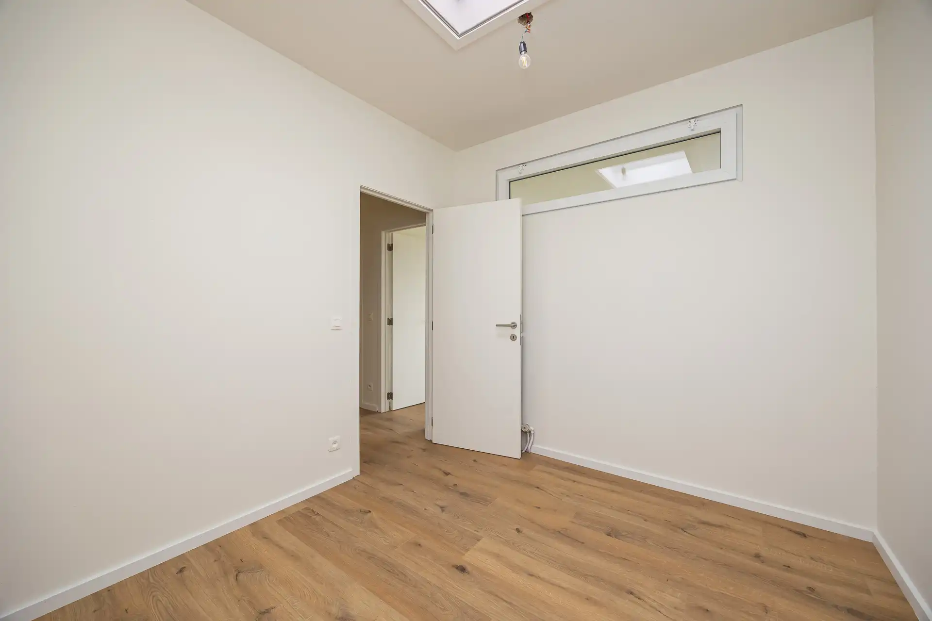 Lichtrijk gerenoveerd 3slpk-kamerappartement in Buizegemwijk foto 12