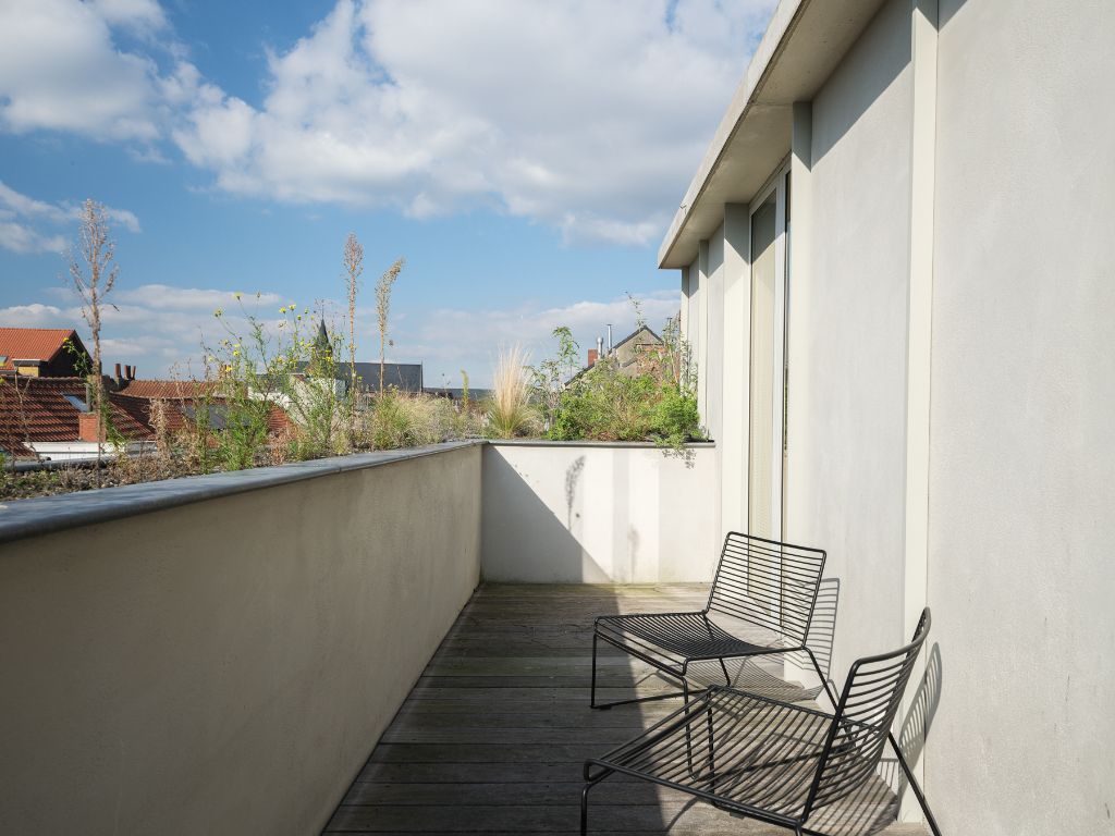 Architectuur en authenticiteit gecombineerd in Centrum Gent – Imposante, architecturale townhouse met 4 slaapkamers, 2 badkamers, stadstuin en dakterras naar een ontwerp van Elemelent Architecten. foto 19