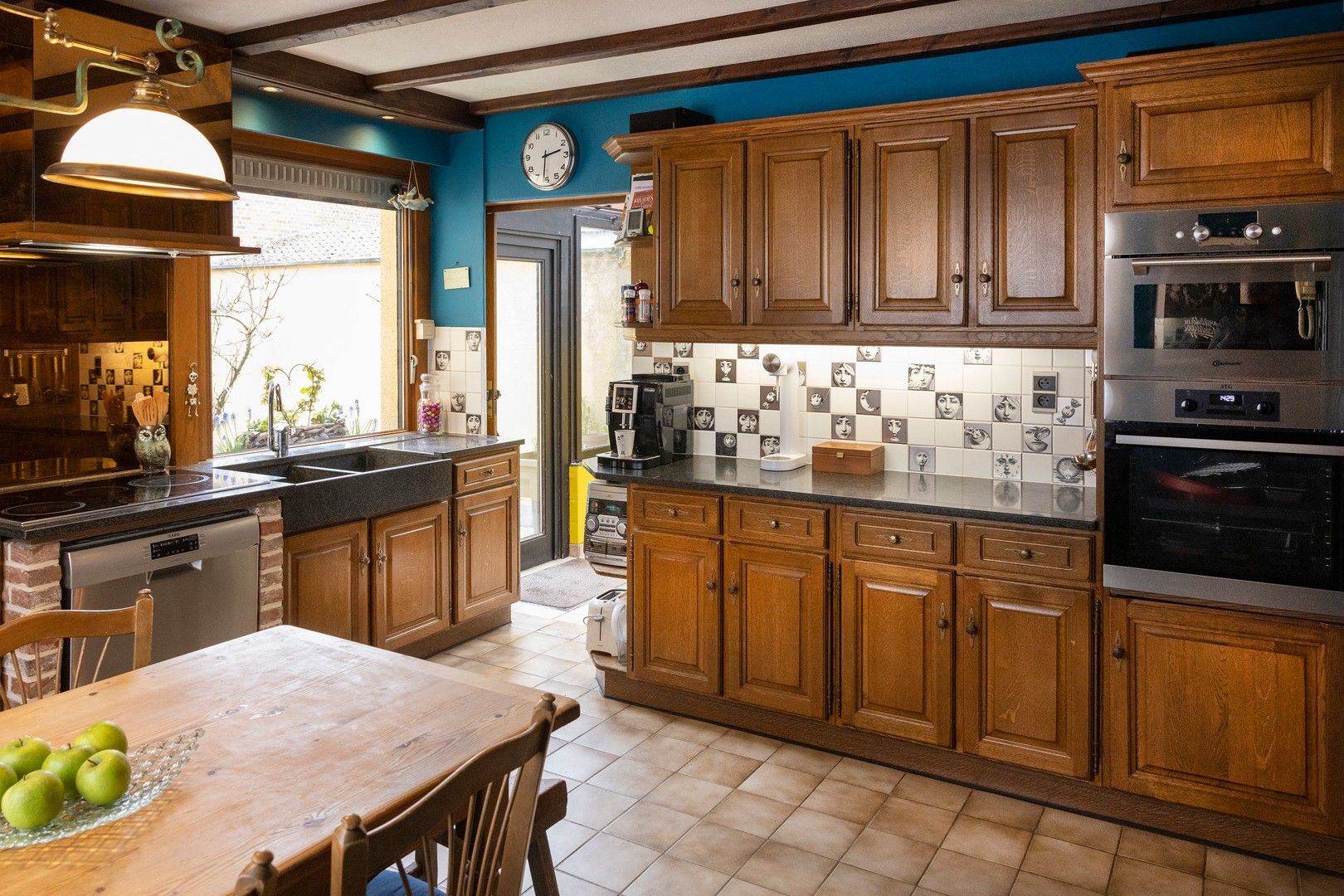 Art-deco woning met stadstuin, garage en hobbyruimte. foto 3