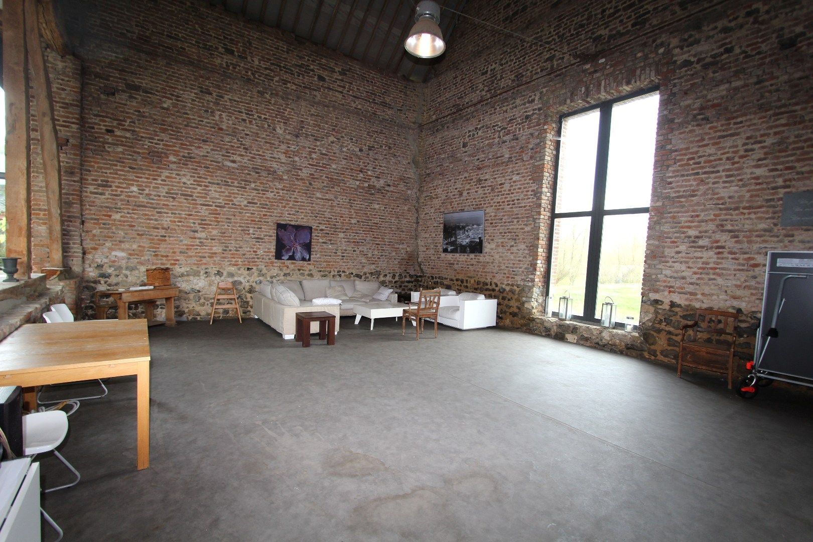 RUIME WONING VAN 390 m² MET GROTE TUIN EN ZWEMBAD foto 9