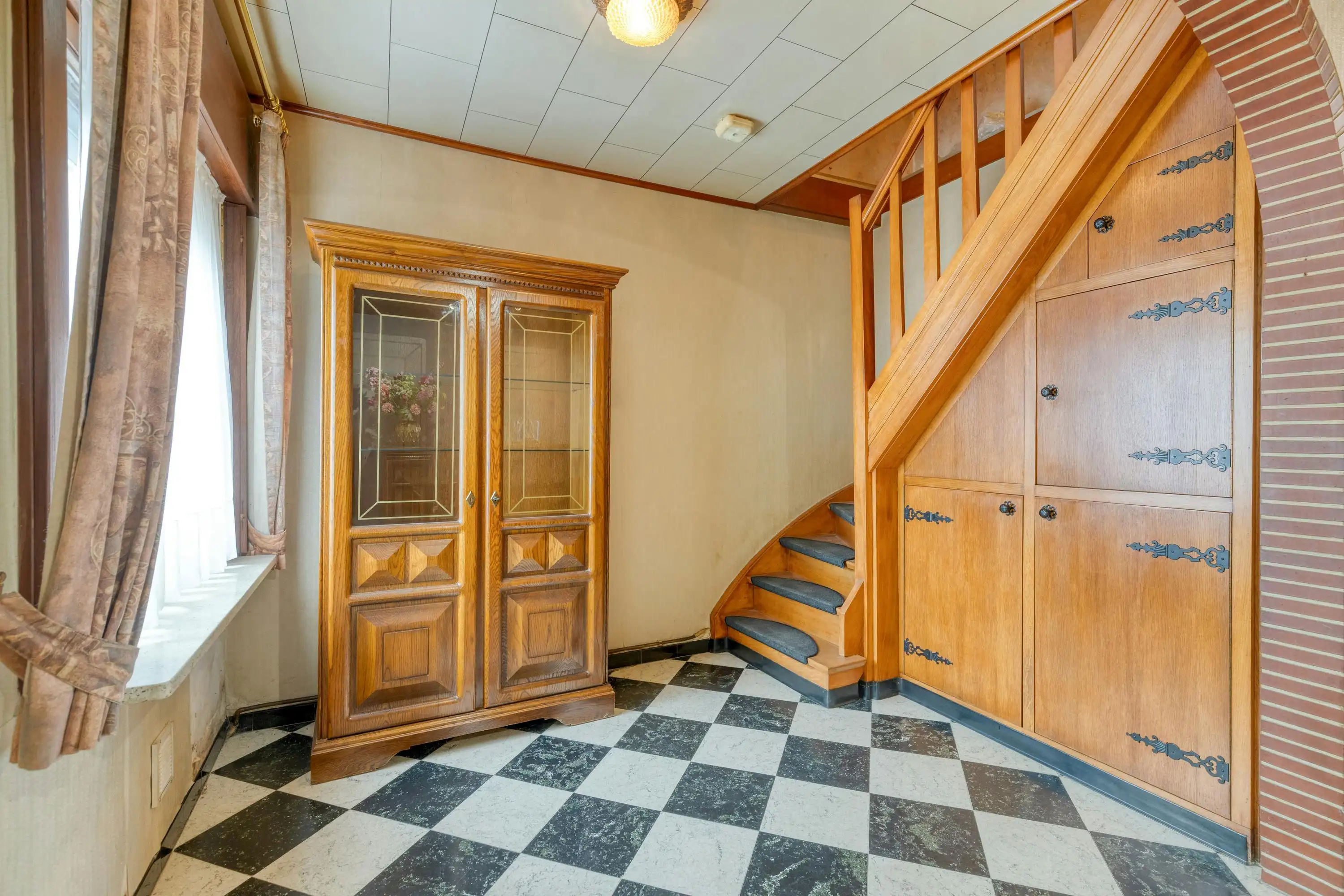 Huis te koop in Woesten met 3 kamers, garage en tuin foto 12