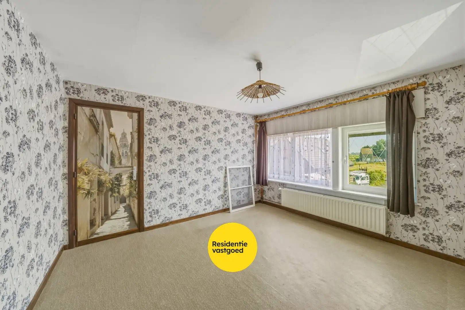 Ruime halfopen woning met 4 slaapkamers, tuin en garage foto 14