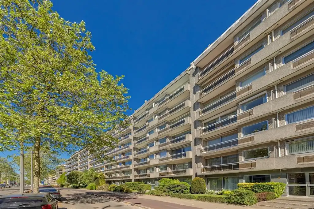 Ruim appartement boven het groen in Deurne-Zuid foto 19
