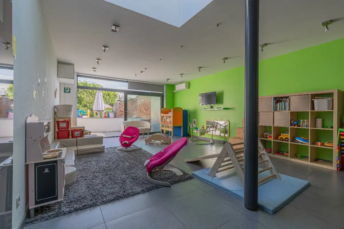 Multifunctioneel pand met praktijkruimte en instapklaar duplexappartement foto 3