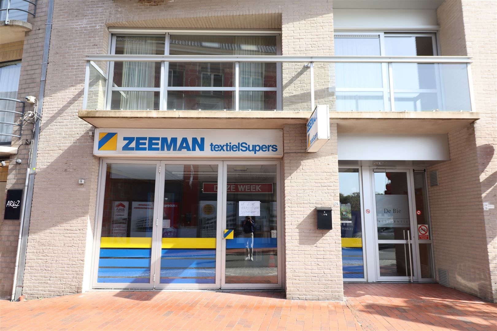 Winkelruimte  foto {{pictureIndex}}