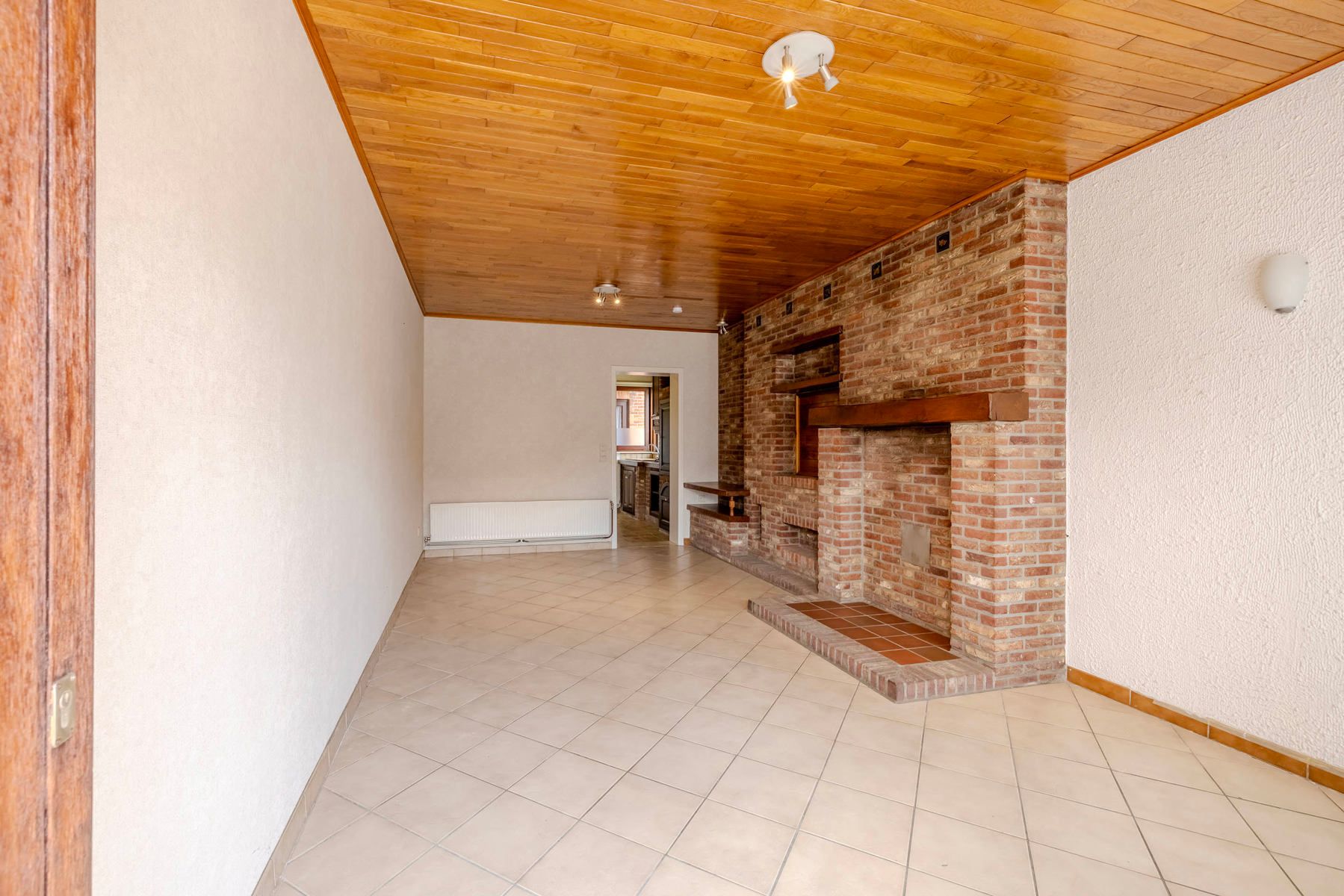 Centraal gelegen woning met 2 slpk foto 5