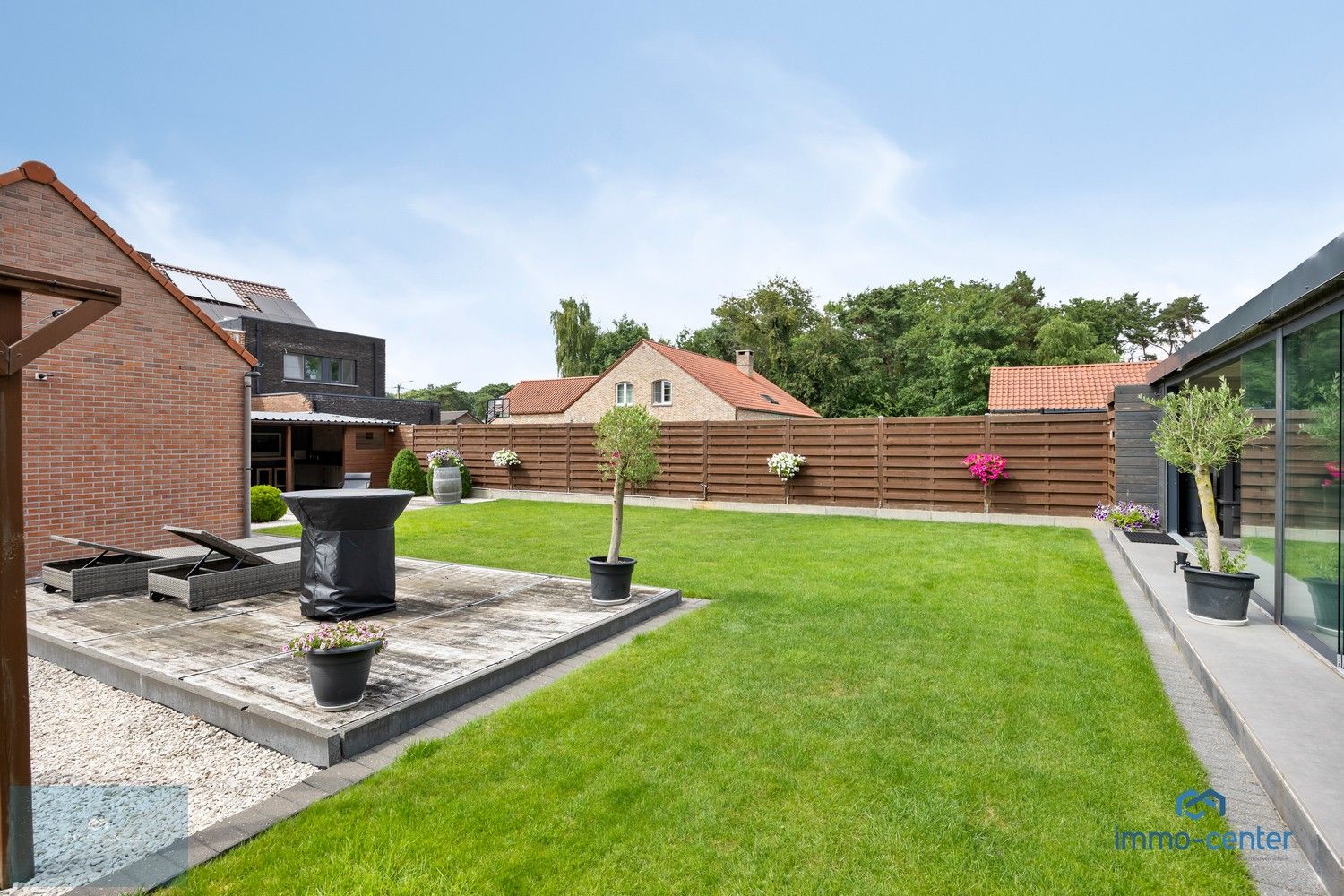 Exclusief wonen: luxueus gerenoveerde woning met buitenverblijf, EPC B en zonnepanelen foto 19