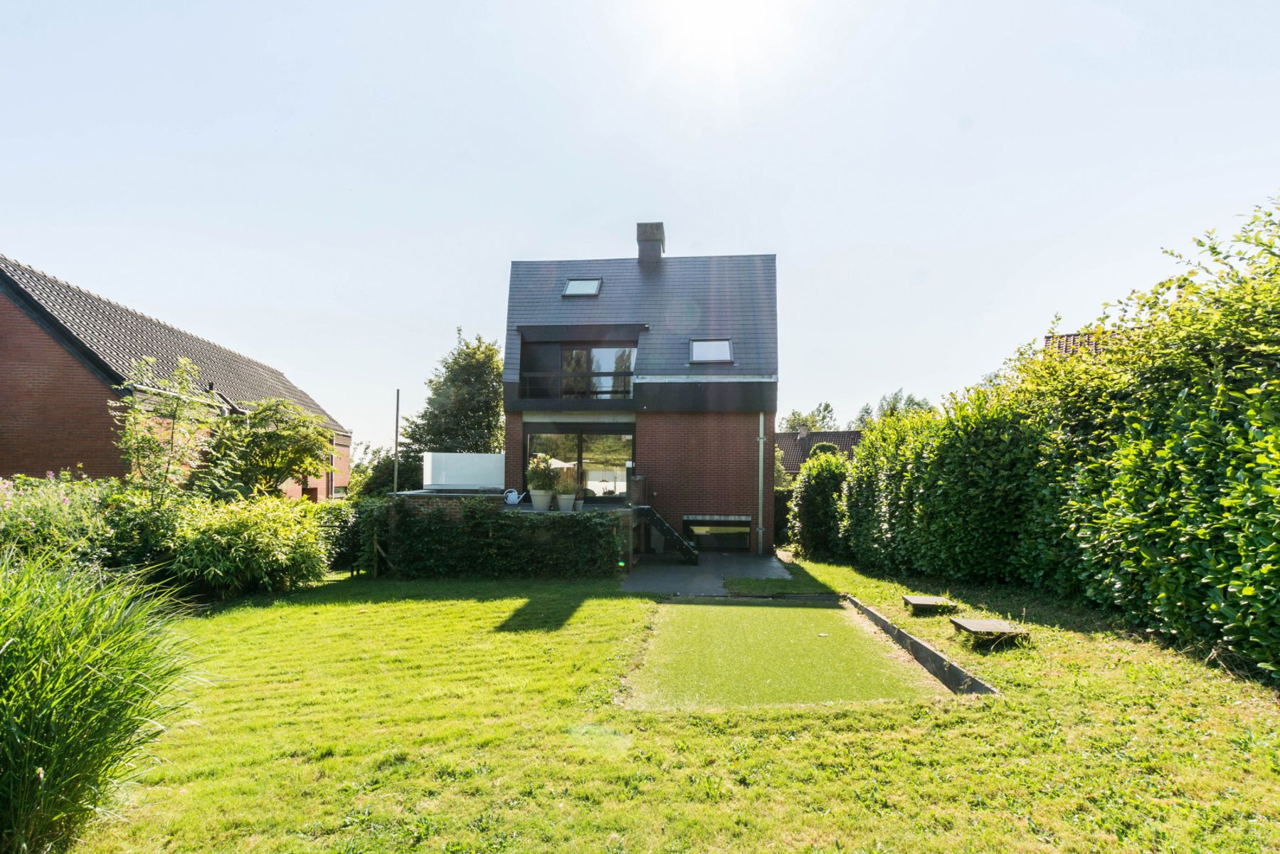 Rustig en residentieel gelegen villa met garage en tuin... foto 4