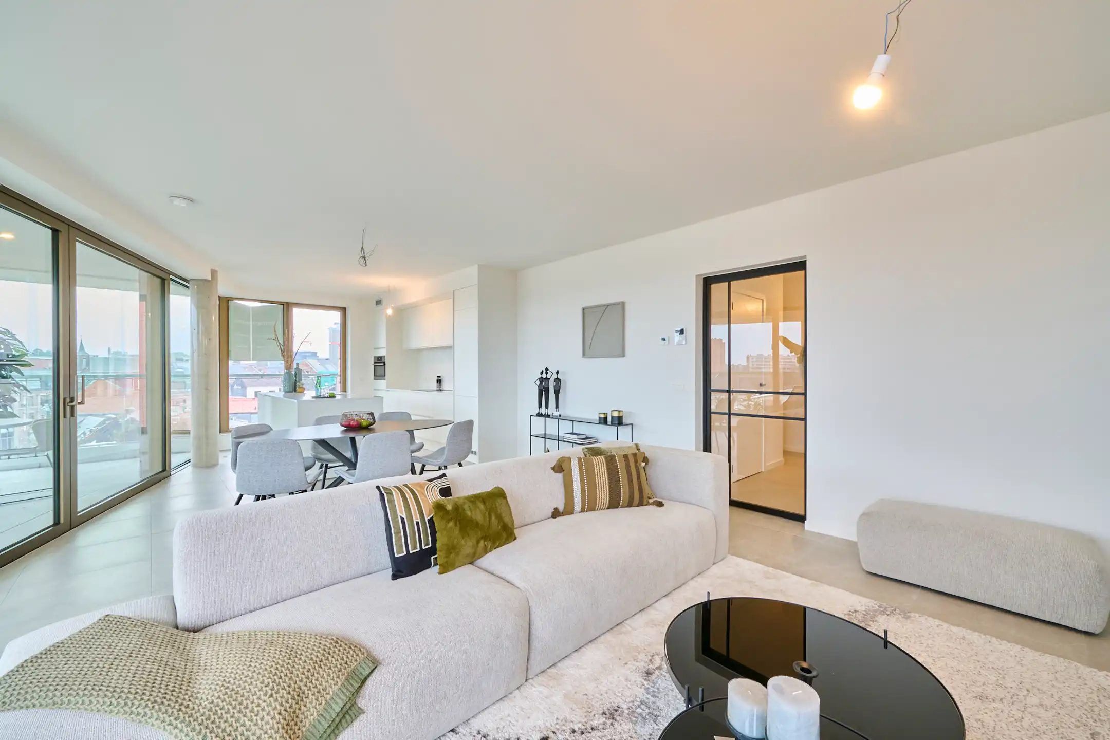 APPARTEMENT MET WINTERTUIN, 138m², 2 SLAAPKAMERS 2 BADKAMERS foto 7