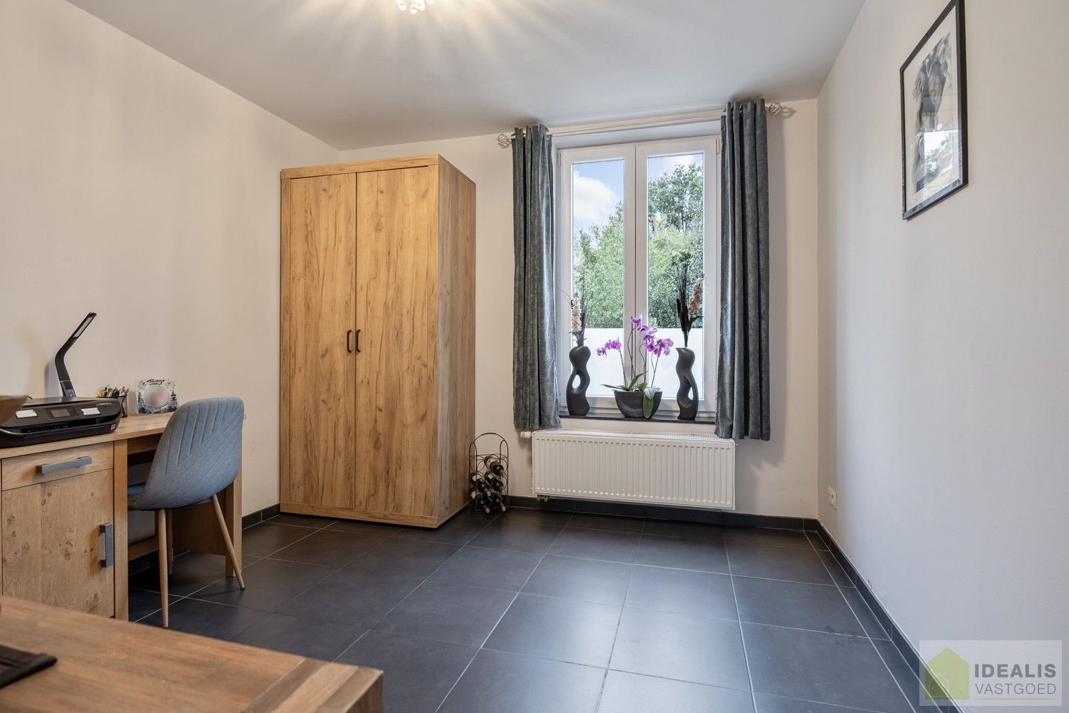 INSTAPKLARE GEZINSWONING MET LICHTRIJKE LEEFRUIMTE, RUIME EN VERZORGDE KEUKEN, BADKAMER EN 3 GOEDE SLAAPKAMERS OP EEN KNAP ZUID-GEORIENTEERDE PERCEEL VAN 2A 32A foto 15