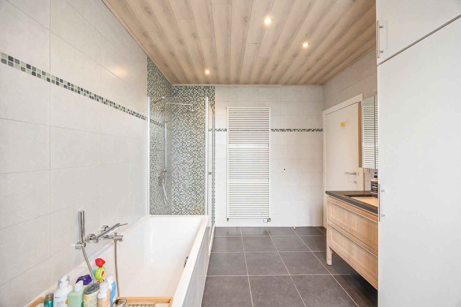 Moderne, instapklare woning (±130 m²) met 3 slaapkamers, badkamer en stadstuin van ±25 m² foto 15