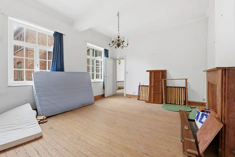 AUTHENTIEK TE RENOVEREN HERENHUIS IN SINT-TRUIDEN. foto 19