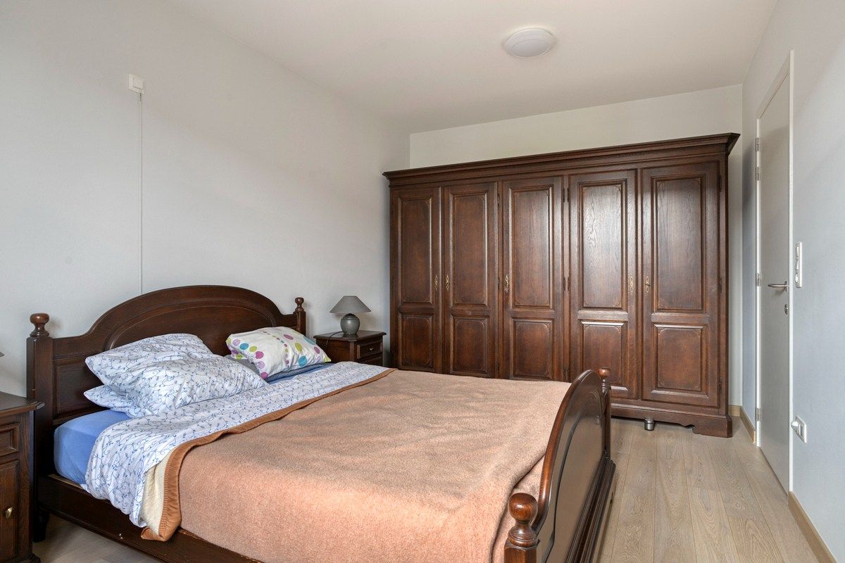 Recente halfopen woning met 4 slaapkamers en garage! foto 11