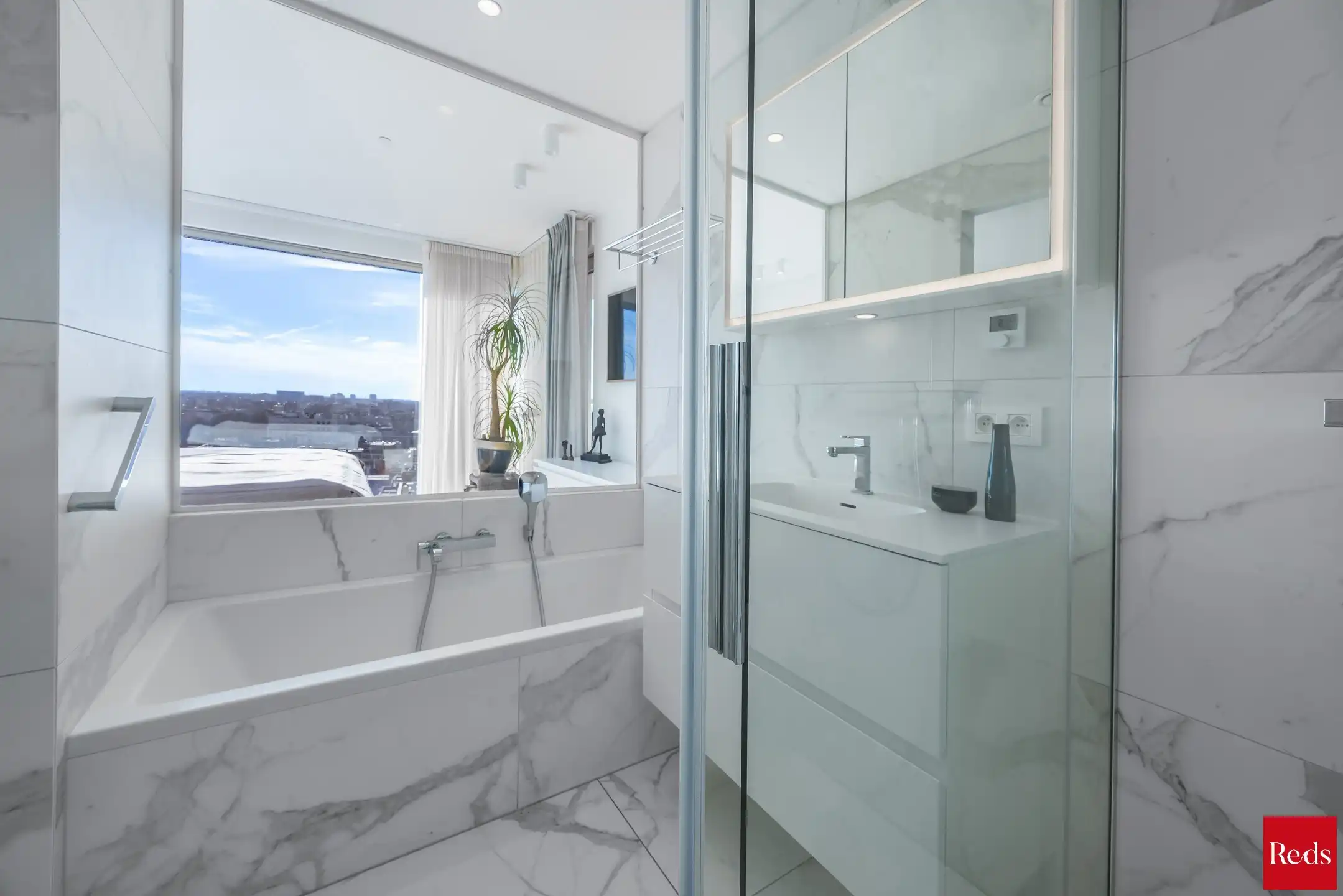 Uitzonderlijke appartement met een panoramisch uitzicht foto 23