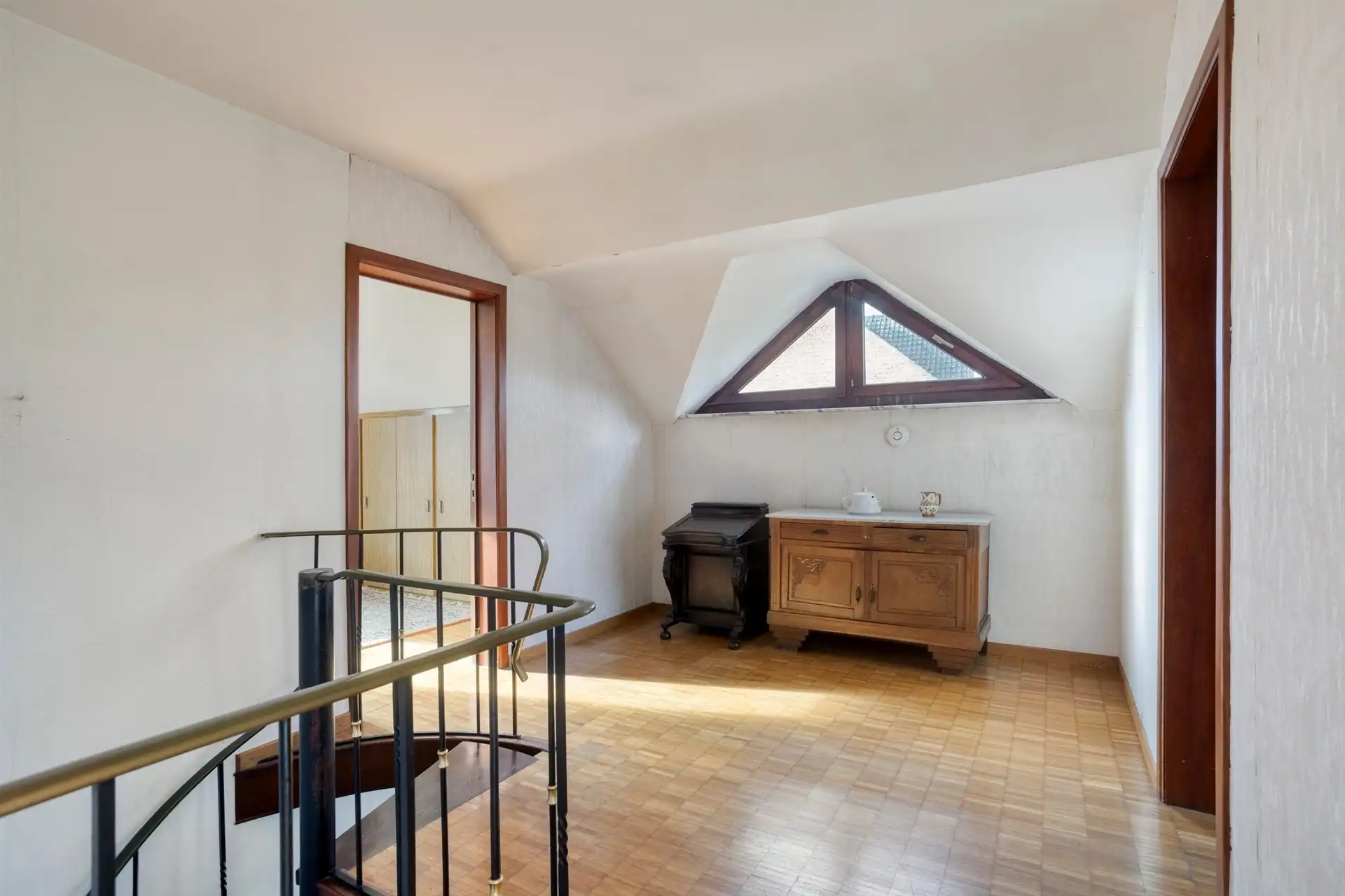 Te renoveren villa op topligging foto 16