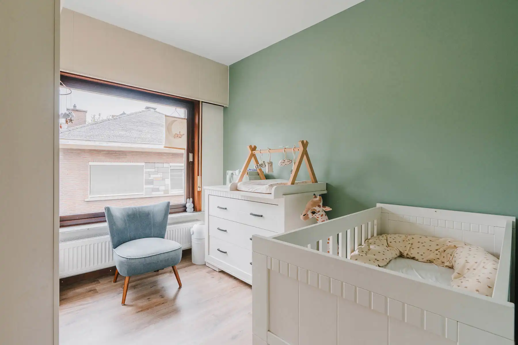 Vrijstaande, karaktervolle woning met prachtige tuin foto 11