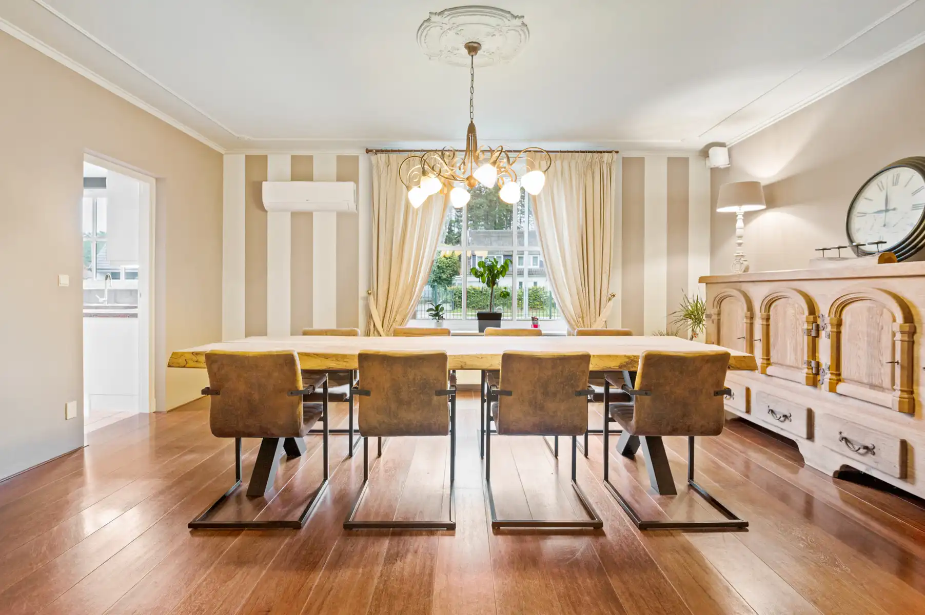 Villa met 5slk en binnenzwembad op 2090m²  foto 8