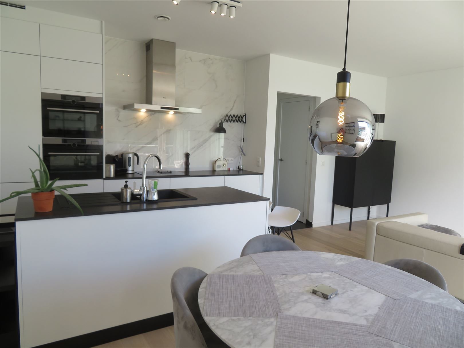 Luxueus gemeubeld 2-slaapkamerappartement op het Nieuw Zuid foto 18