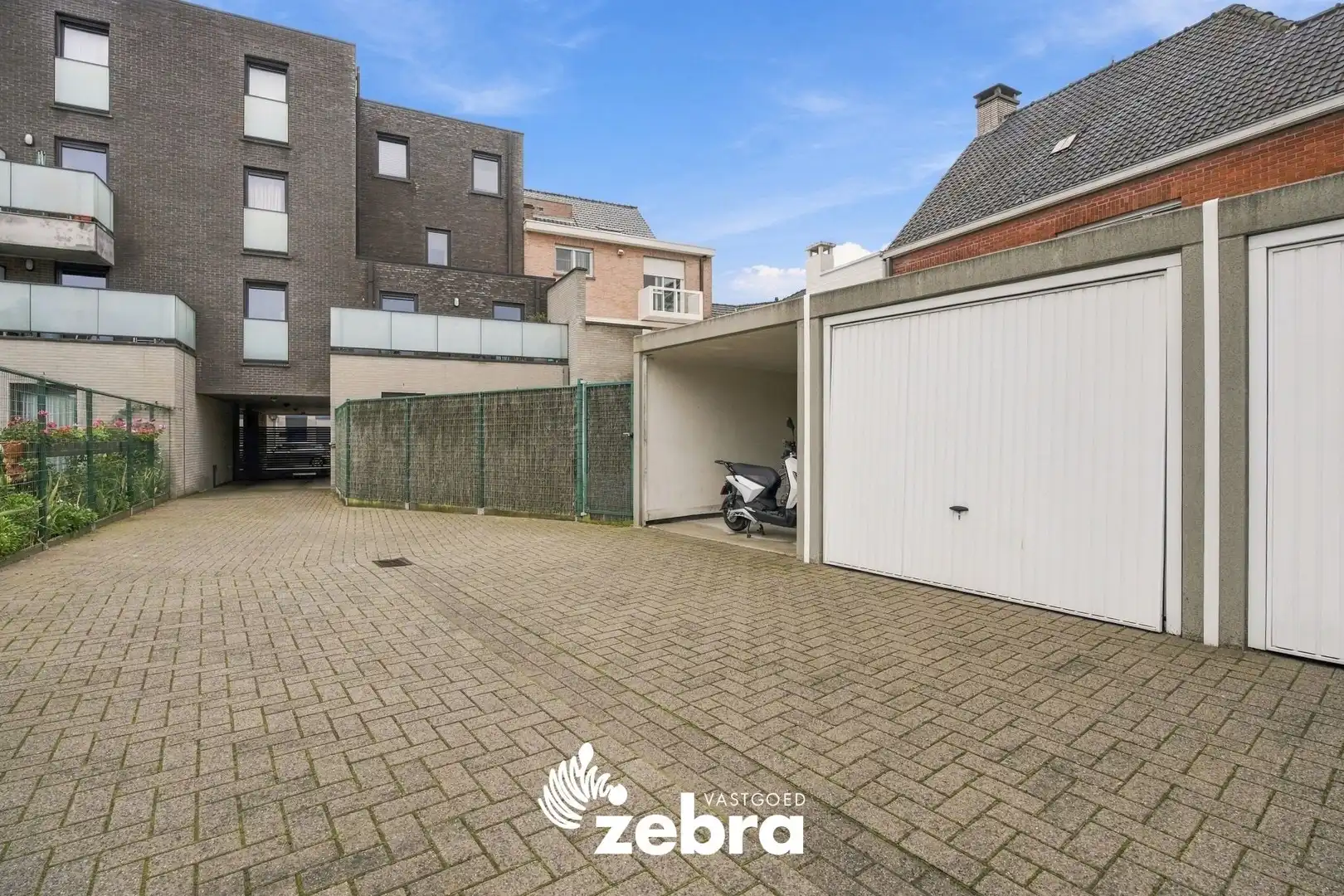 Instapklaar gelijkvloers appartement met private tuin en garage op toplocatie in Roeselare! foto 20