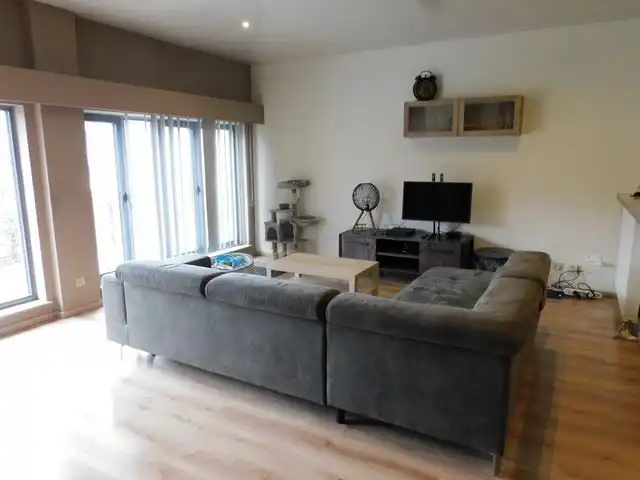 Ruim en instapklaar duplex appartement met autostaanplaats foto 4