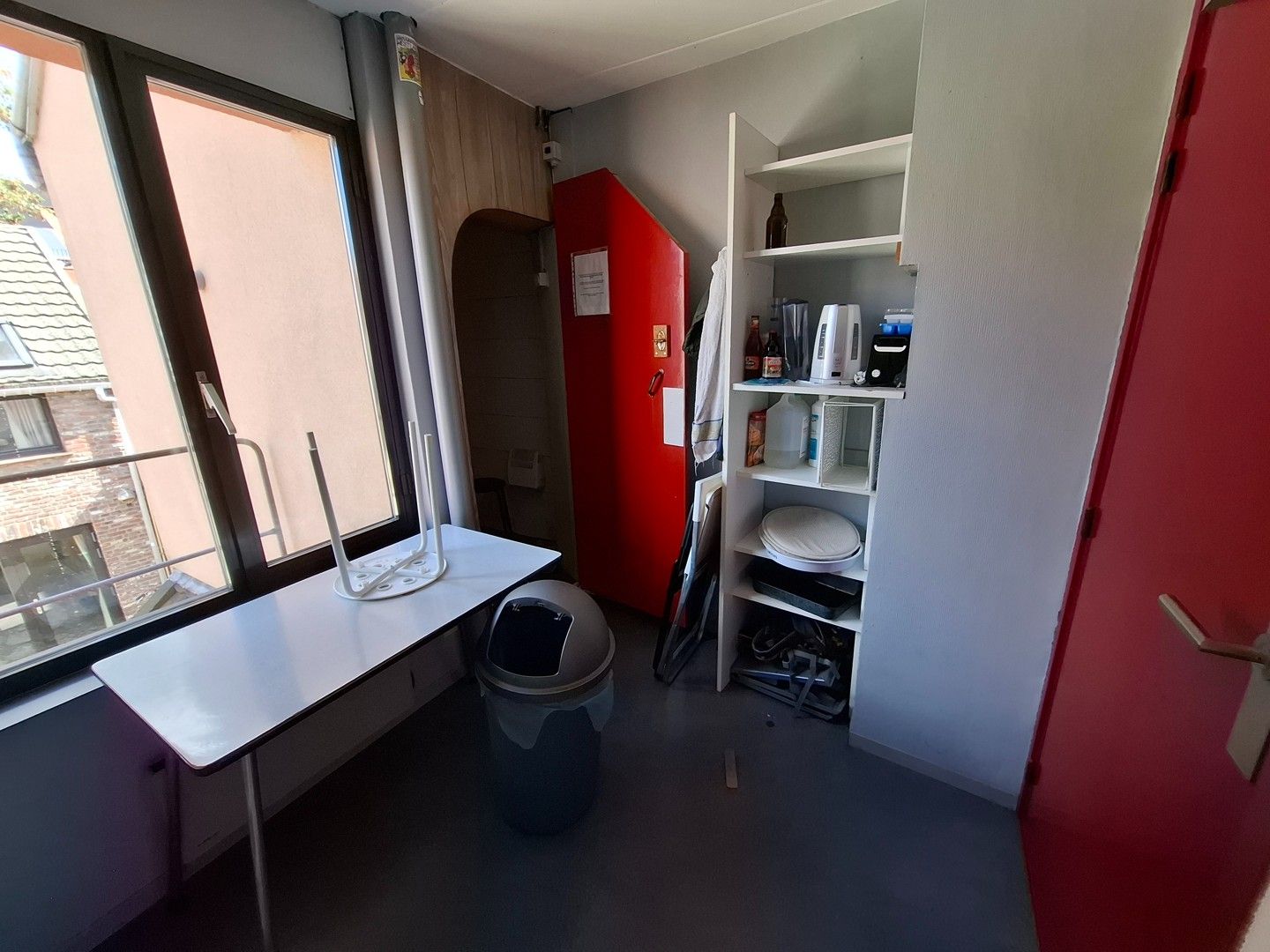STUDENTENKAMER (geen domicilie mogelijk!) met fietsenstalling op binnenkoer. foto 7