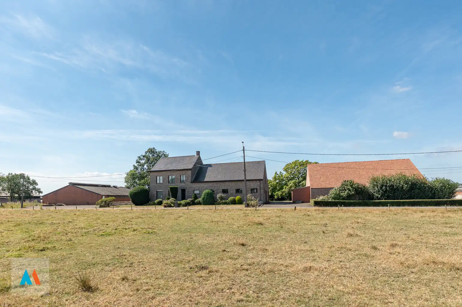 Langgevelhoeve met bijgebouwen in Loenhout foto 23