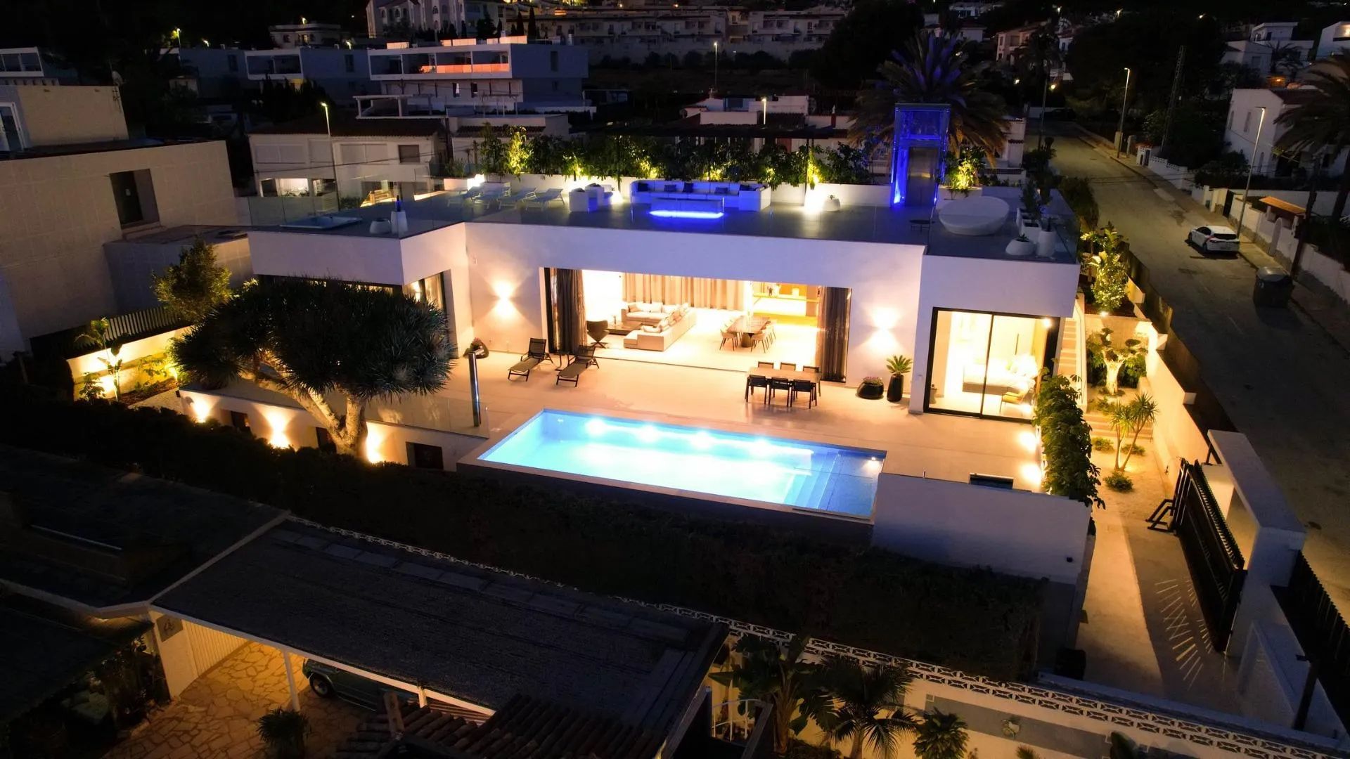 Luxe villa met geweldig zicht en op wandelafstand van de zee: jouw paradijs aan de Costa Blanca foto 33