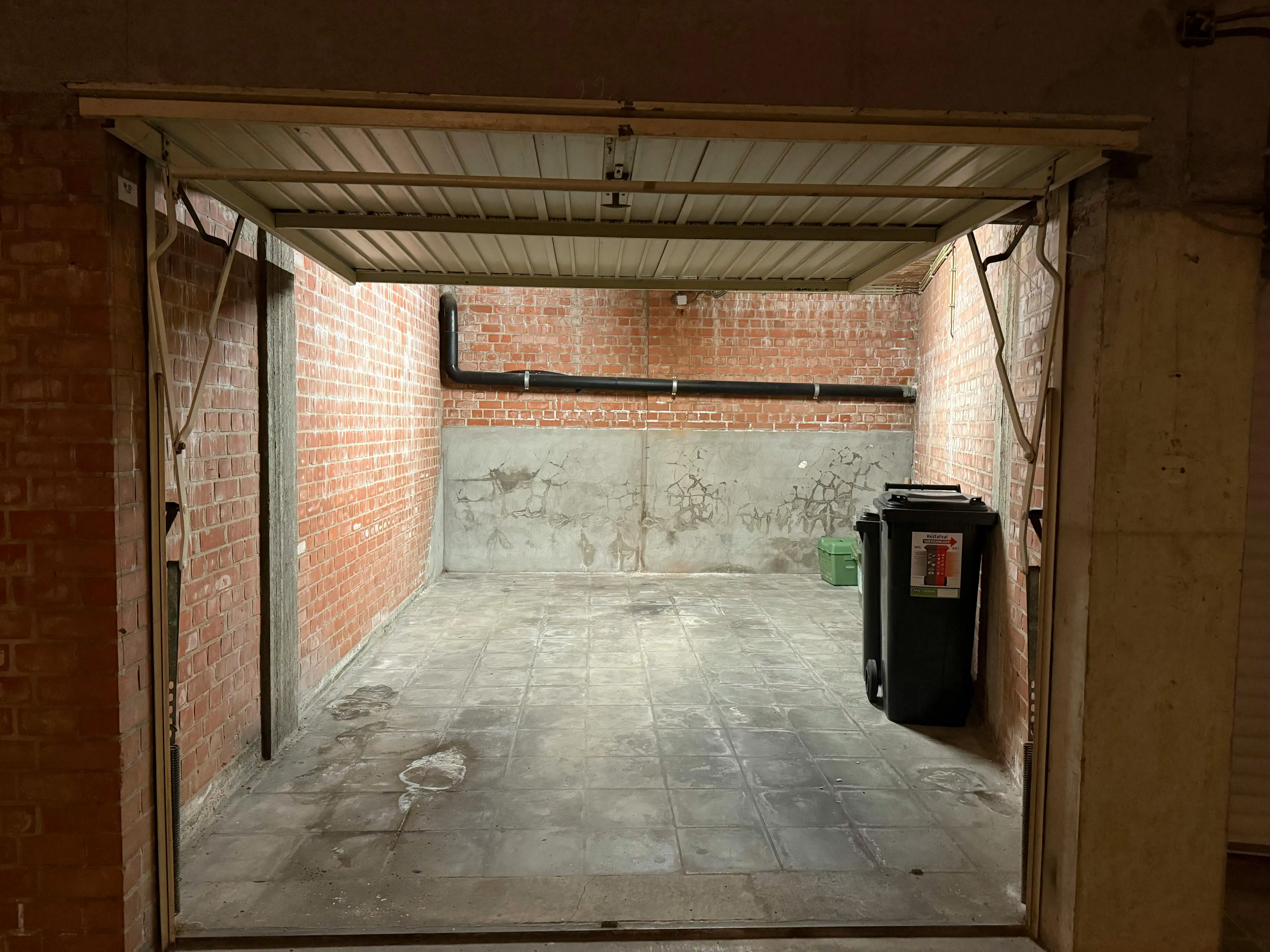 Appartement met drie kamers en garage te koop in Ieper foto 19