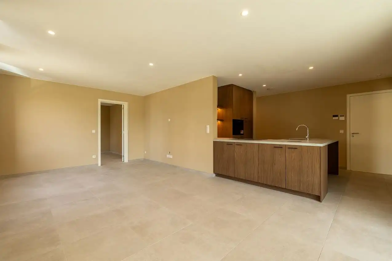 Gelijkvloers app. met twee slaapkamers, zuidterras, garage nabij bossen foto 3