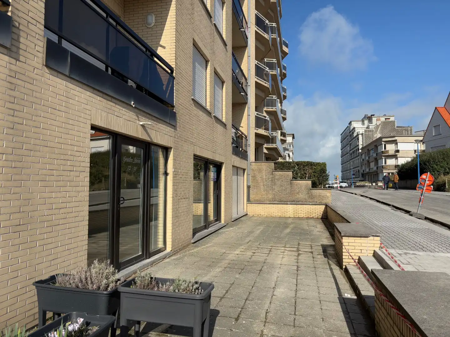 Zonnige studio te koop op enkele meters van het strand foto 3