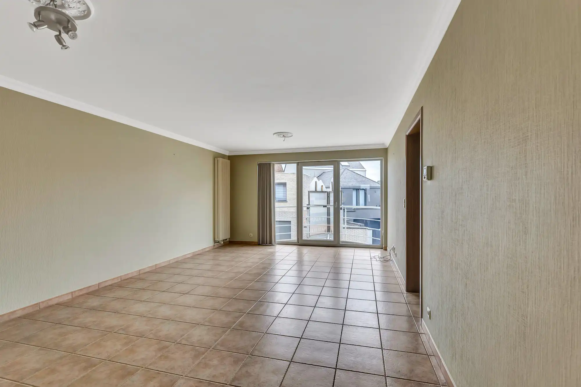 Instapklaar appartement met ruime garage foto 6