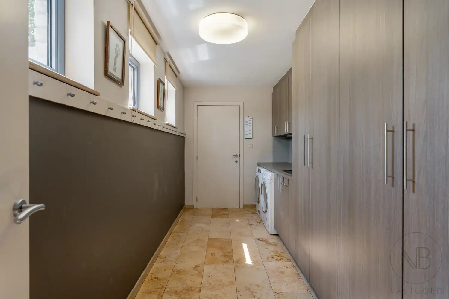 Moderne villa  met zwembad op toplocatie in Genk - instapklaar en future-proof foto 17