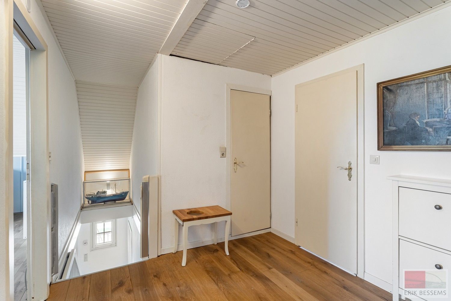 Prachtig gerenoveerde woning/landhuis (van 2011 t.e.m. 2025) gelegen op een ruim perceel van maar liefst circa 6000m2 foto 15