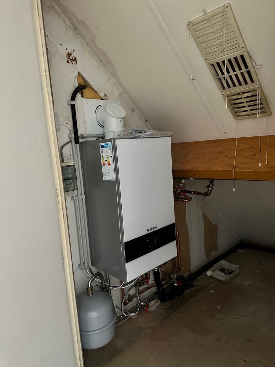 Gerenoveerde instapklare woning met tuin & terras & garages foto 38