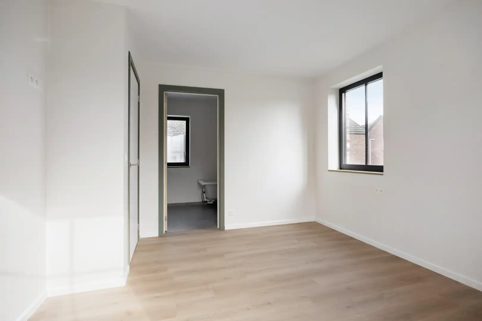 Afgewerkte open bebouwing met 5 slaapkamers, tuin, terras, zolder en garage in Kerkom! - EPB A kWh/m² - bewoonbare opp. 183 m² foto 18