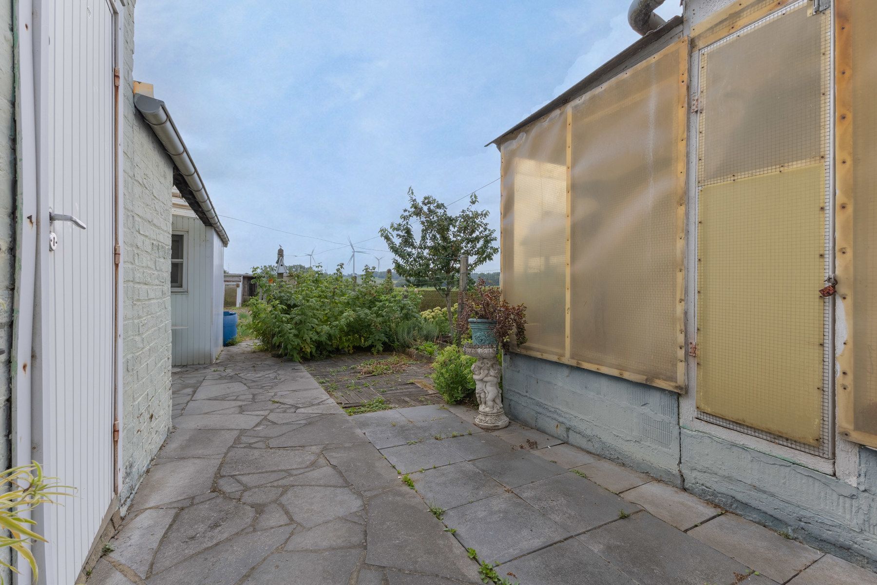 Rustig gelegen woning met 3slpks en inrichtbare zolder foto 8