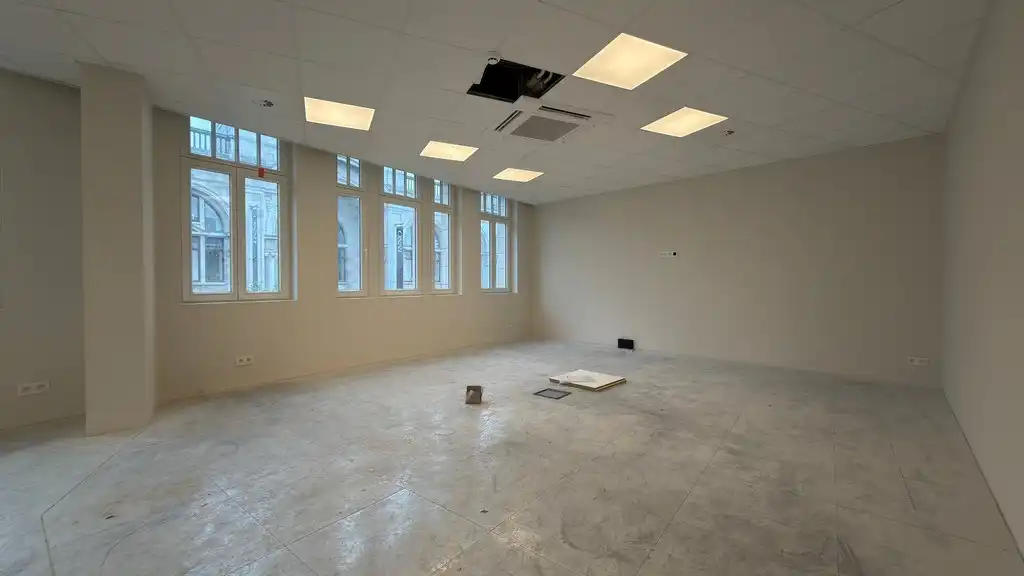 Kantoor te huur in gerenoveerd hoekpand met topligging op Meir Antwerpen foto 8