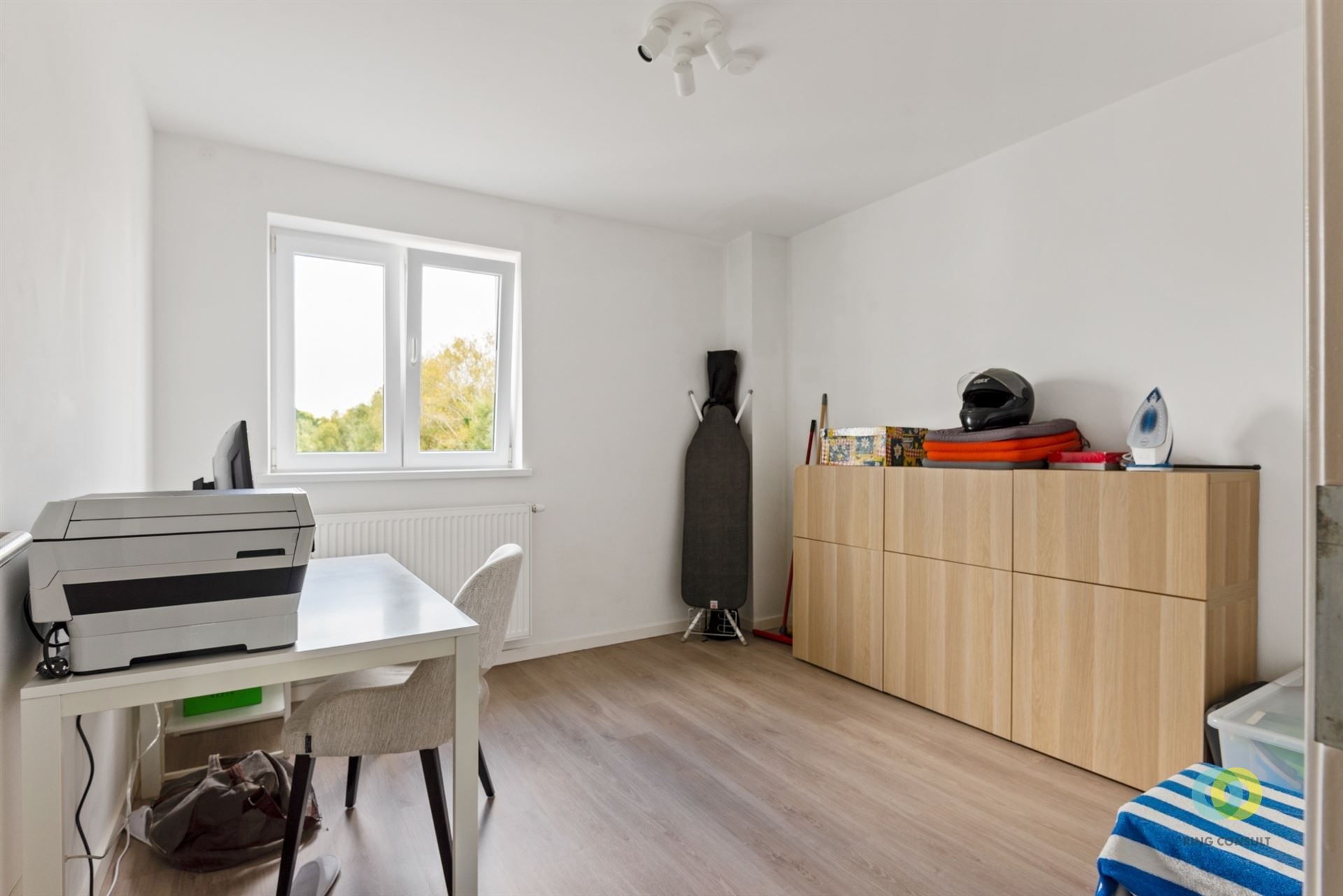 Recent gerenoveerde 3-gevel met open zicht foto 8