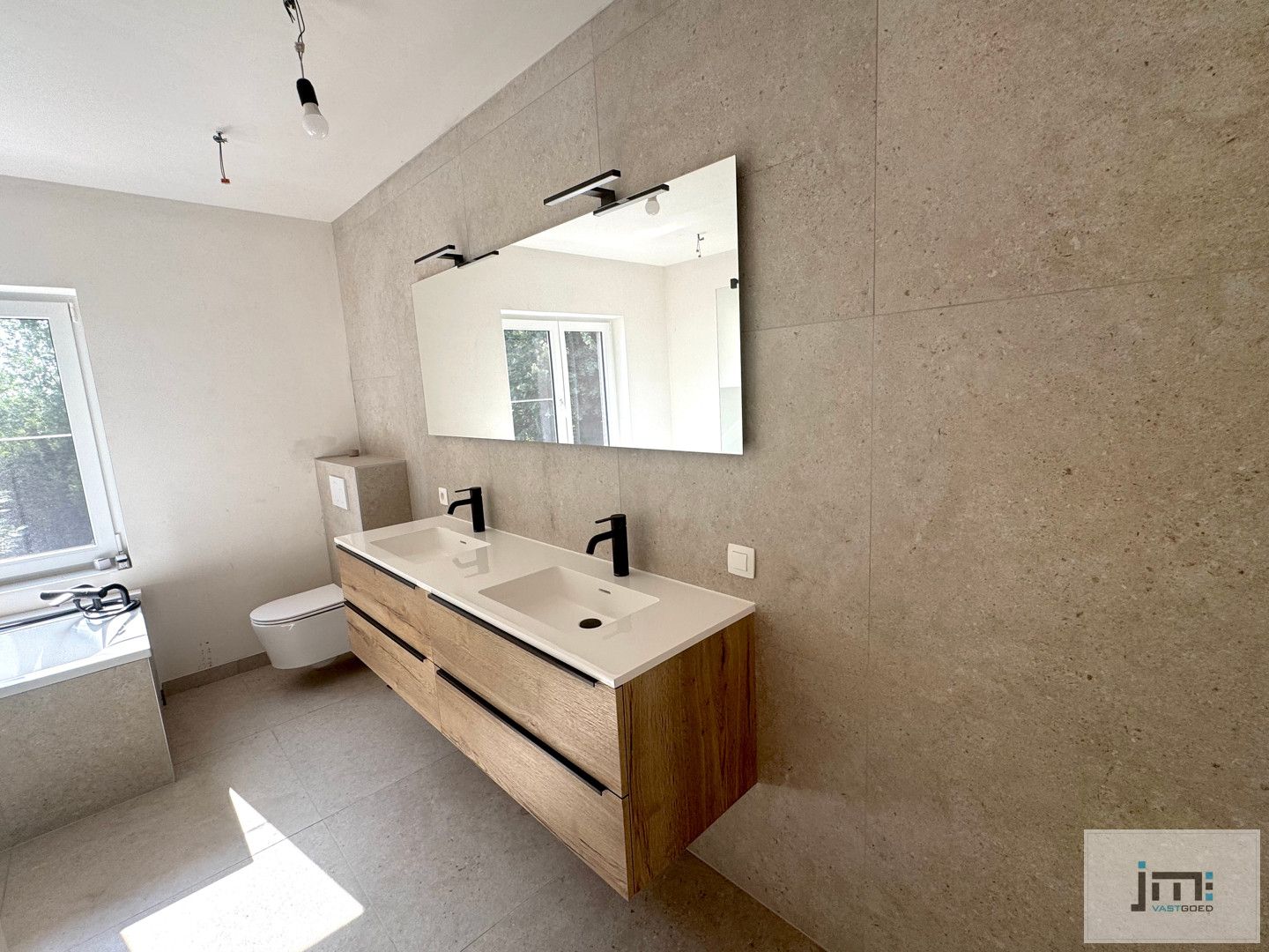 Mooi gerenoveerde woning op ruim perceel foto 15