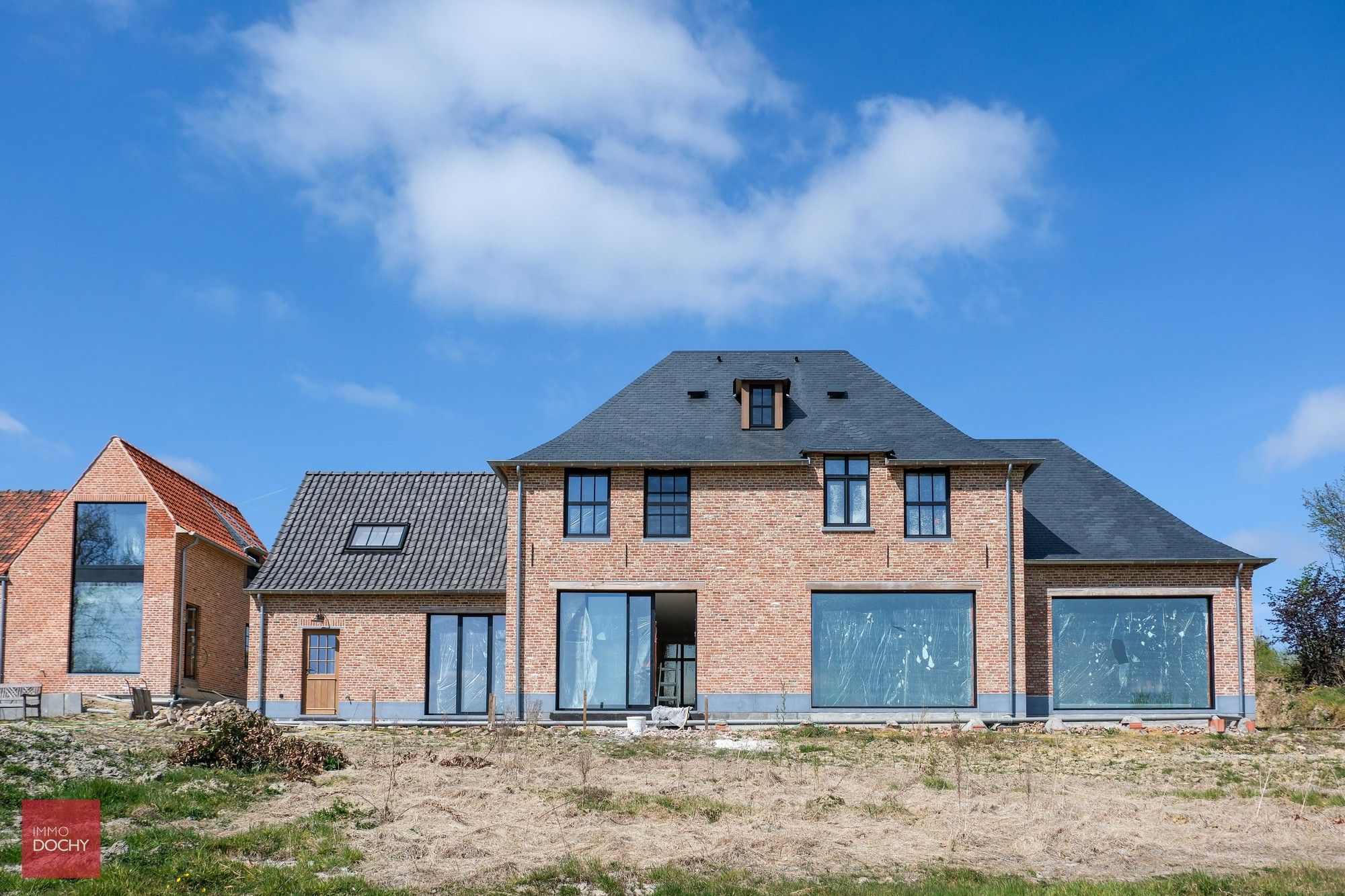 NIEUWGEBOUWDE RUIME CASCO-VILLA met prachtig vergezicht foto {{pictureIndex}}