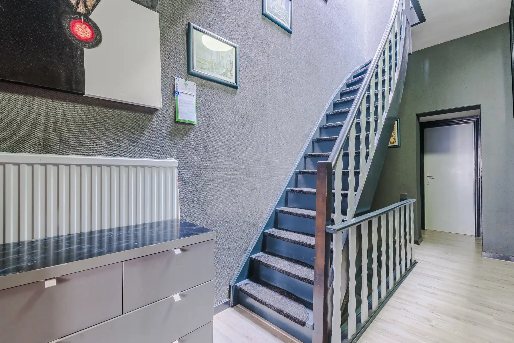 Ruim, startklaar handelspand met woonst op toplocatie foto 22