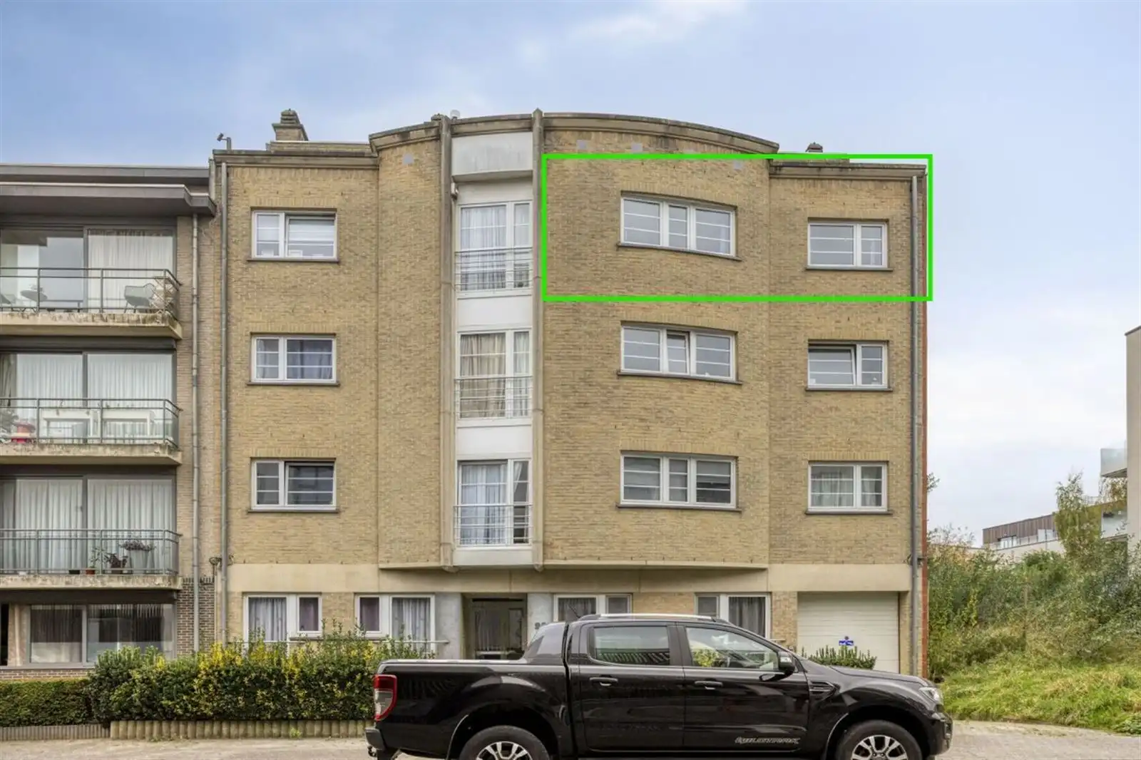 Appartement met terras en 2 slaapkamers  foto {{pictureIndex}}