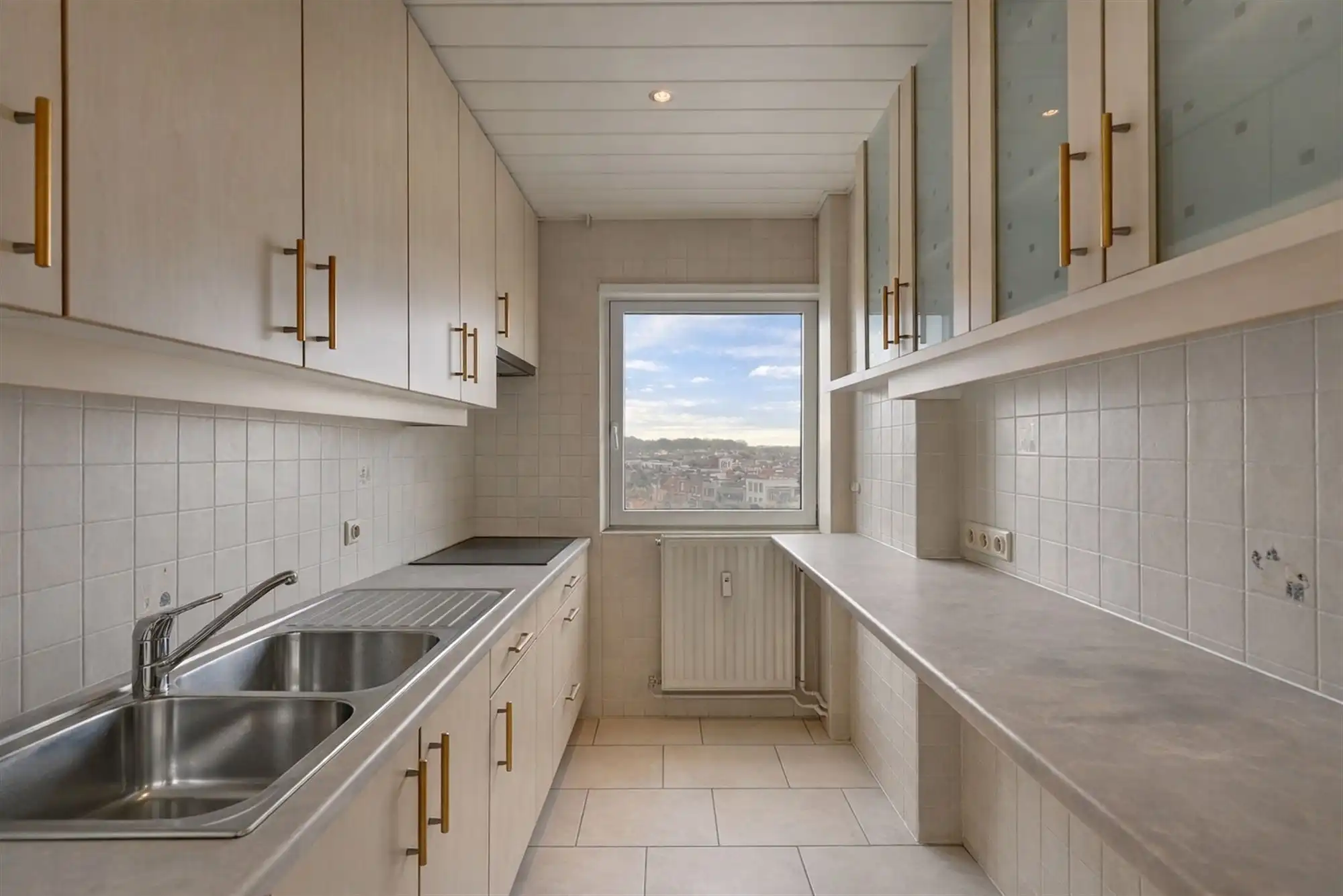 Appartement met 2 slaapkamers, terras + parking mogelijk foto 7