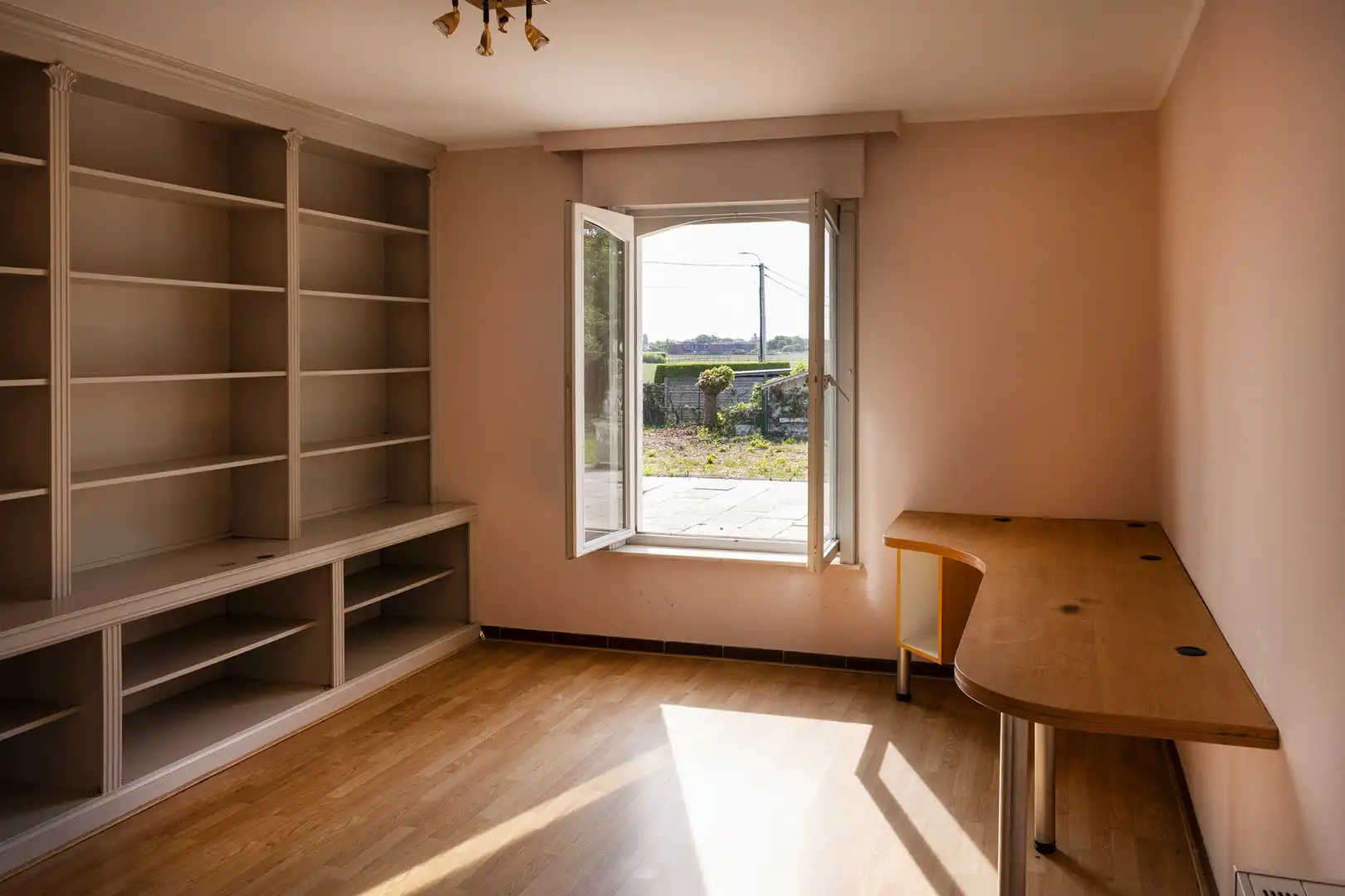 Te renoveren villa op perceel van 2.433 m². foto 8