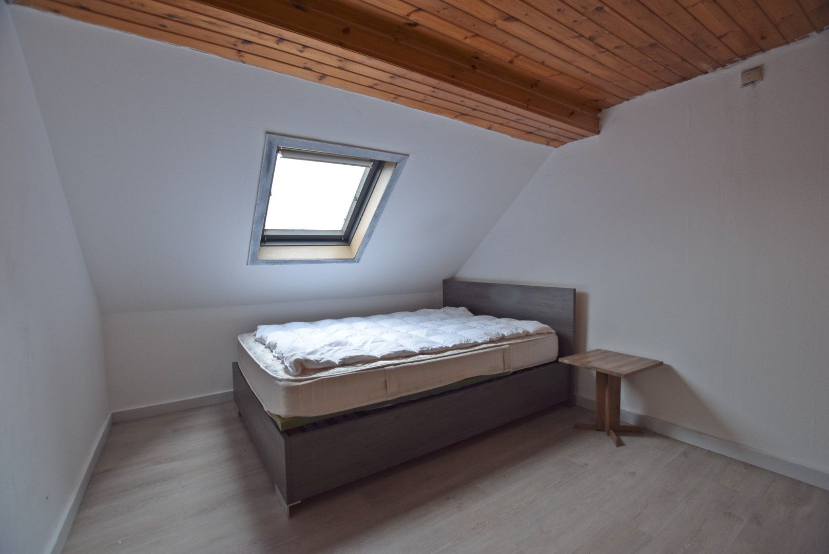 Te renoveren woning met 3 slaapkamers en zongerichte tuin. foto 15