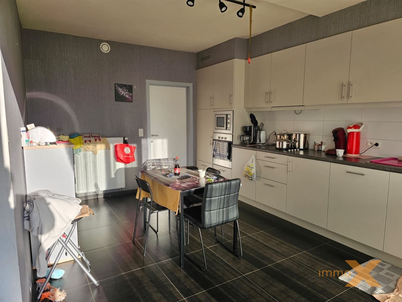 RUIM LICHTRIJK GELIJKVLOERS MET TUINTJE foto 12